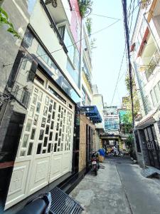 Bán nhà HẺM XE HƠI đỗ cửa Lý Thường Kiệt Tân Bình, giá 6.6 tỷ