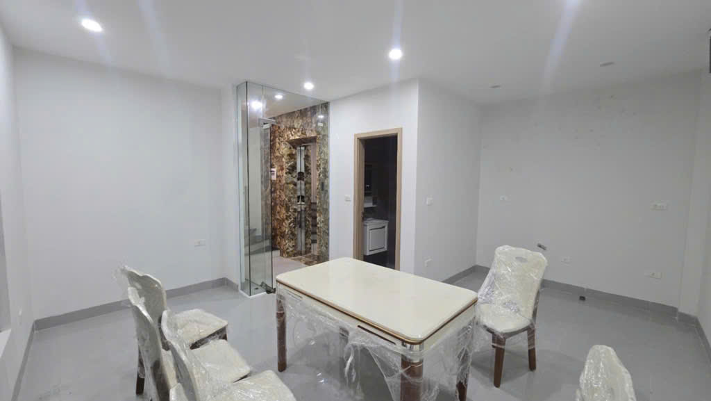 BÁN SIÊU PHẨM NHÀ MỚI XÂY DƯƠNG QUẢNG HÀM - CẦU GIẤY - THANG MÁY – 3 BƯỚC RA PHỐ - GIÁ 9.5 TỶ