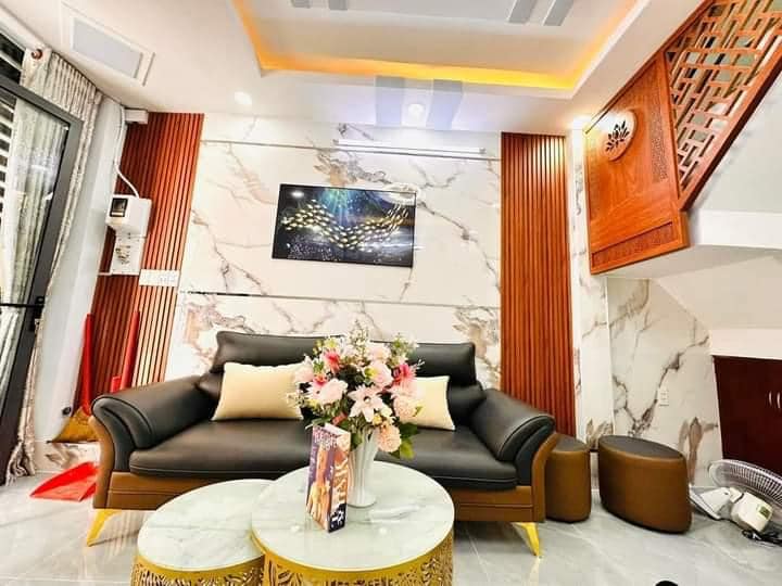 Nhà mới xây BTCT, tặng toàn bộ nội thất, Nguyễn Văn Khối, 30m2, 3.7 tỷ