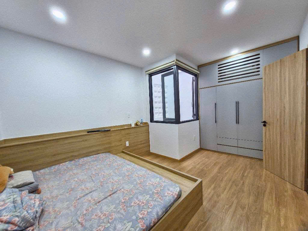 NHÀ 3 TẦNG NGAY BỆNH VIỆN THỦ ĐỨC-DT 67M NGANG HIẾM 5.2M - NHỈNH 7 TỶ