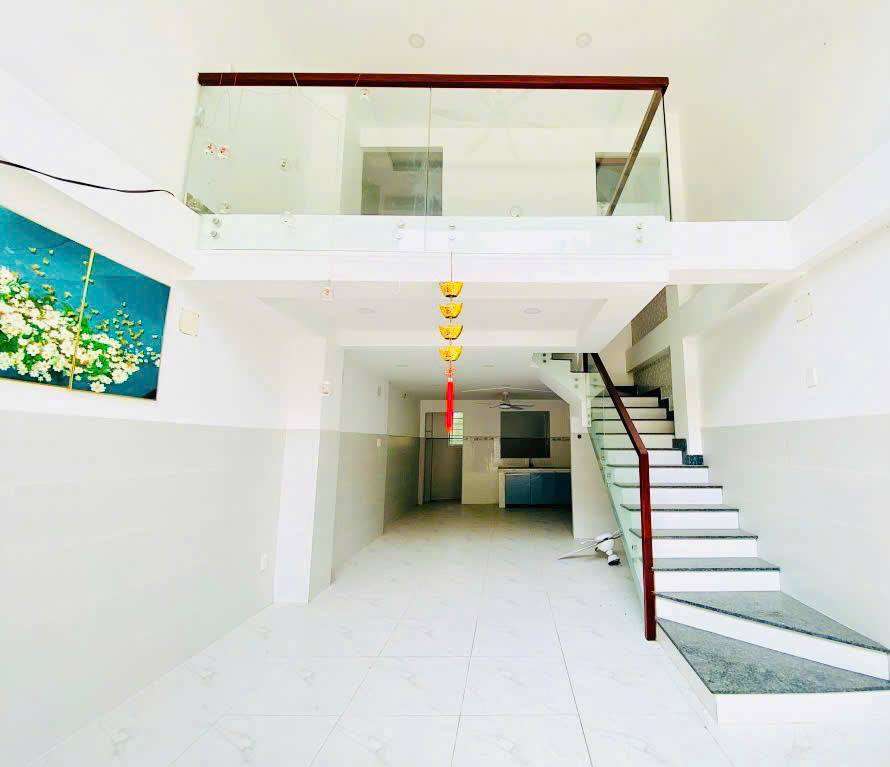 HÀNG HIẾM-CHỈ HƠN 6 ĐỒNG TÍ CÓ NHÀ NGAY CHỢ THỦ ĐỨC - HẺM Ô TÔ