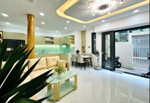 NHÀ TÂN BÌNH - SÁT MẶT TIỀN - NGANG 7.3m - 41m2 - 4 TẦNG BTCT - NHÀ ĐẸP FULL NỘI THẤT - 8.6 TỶ TL