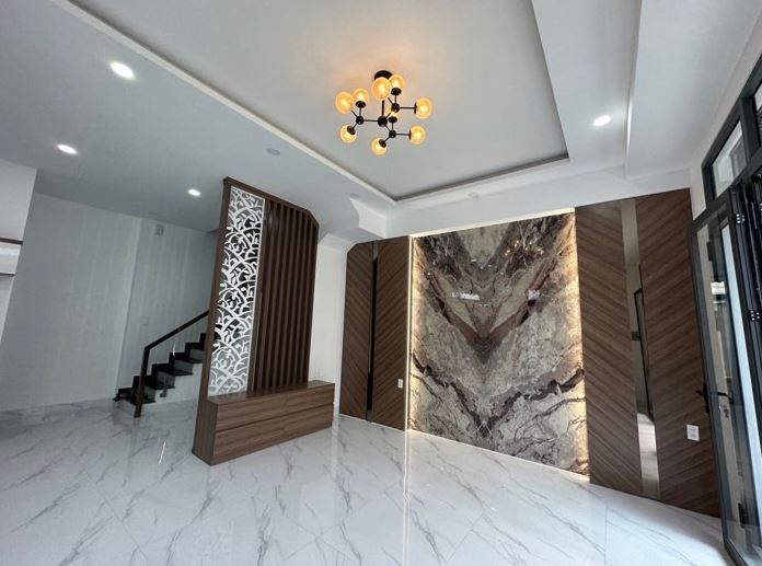 BÌNH TÂN - LÔ GÓC HAI MẶT TIỀN - KẾT CẤU 4 TẦNG BTCT - HẺM XE HƠI ĐỖ CỬA - NHÀ MỚI VÀO Ở NGAY -