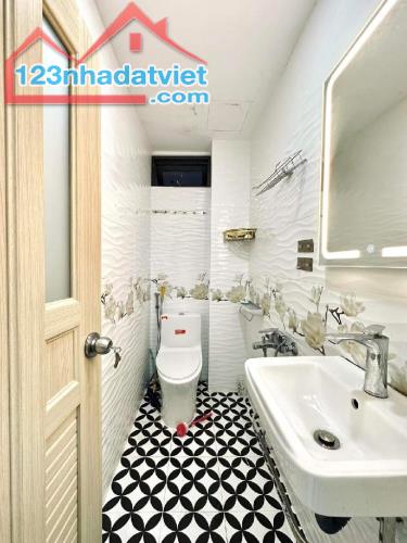 Giảm 500triệu - Bán nhà Nguyễn Cảnh Chân Quận 1 - 25m2 - 5 tầng - 9 tỷ