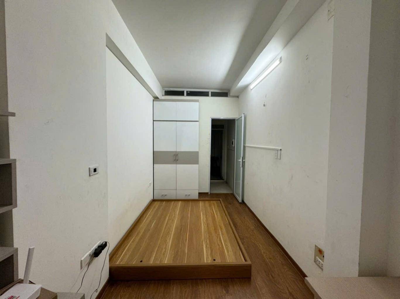 Bán nhanh căn ở Kim Mã, 24m2, 6 tầng