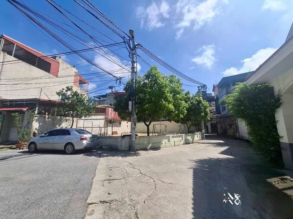Bán nhà Lê Trọng Tấn,nội thất còn mới,60m2 giá 12 tỷ
