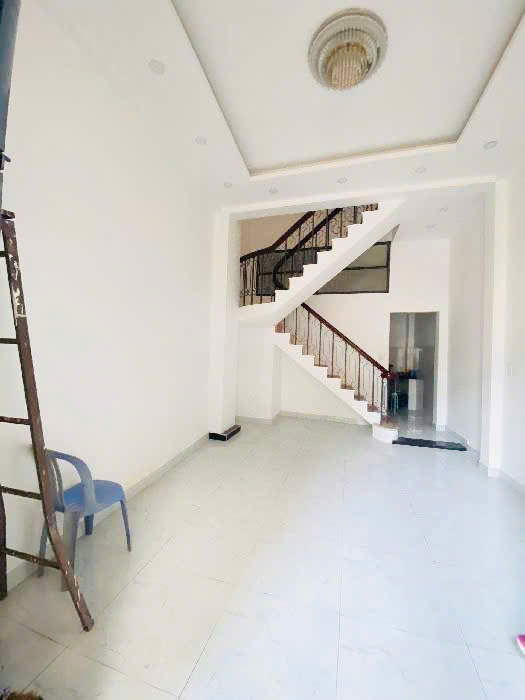 CÁCH MẠNG THÁNG TÁM QUẬN 10 - 32M2 - 3 TẦNG - NHỈNH 6 TỶ