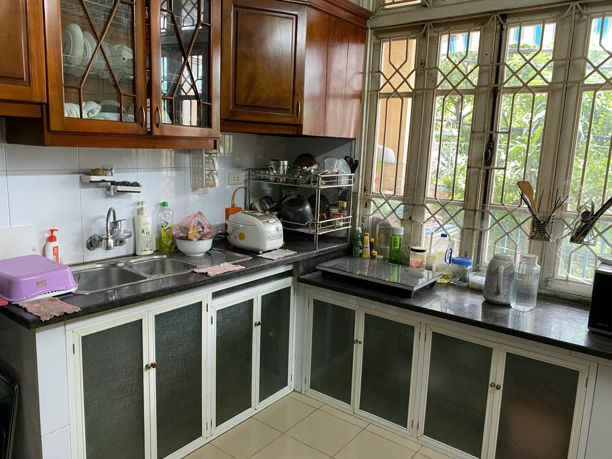 Nhà liền kề 5 tầng, trục chính, 2 ô tô vào thoải mái, xung quanh nhiều công ty, bãi xe, đại học Mở