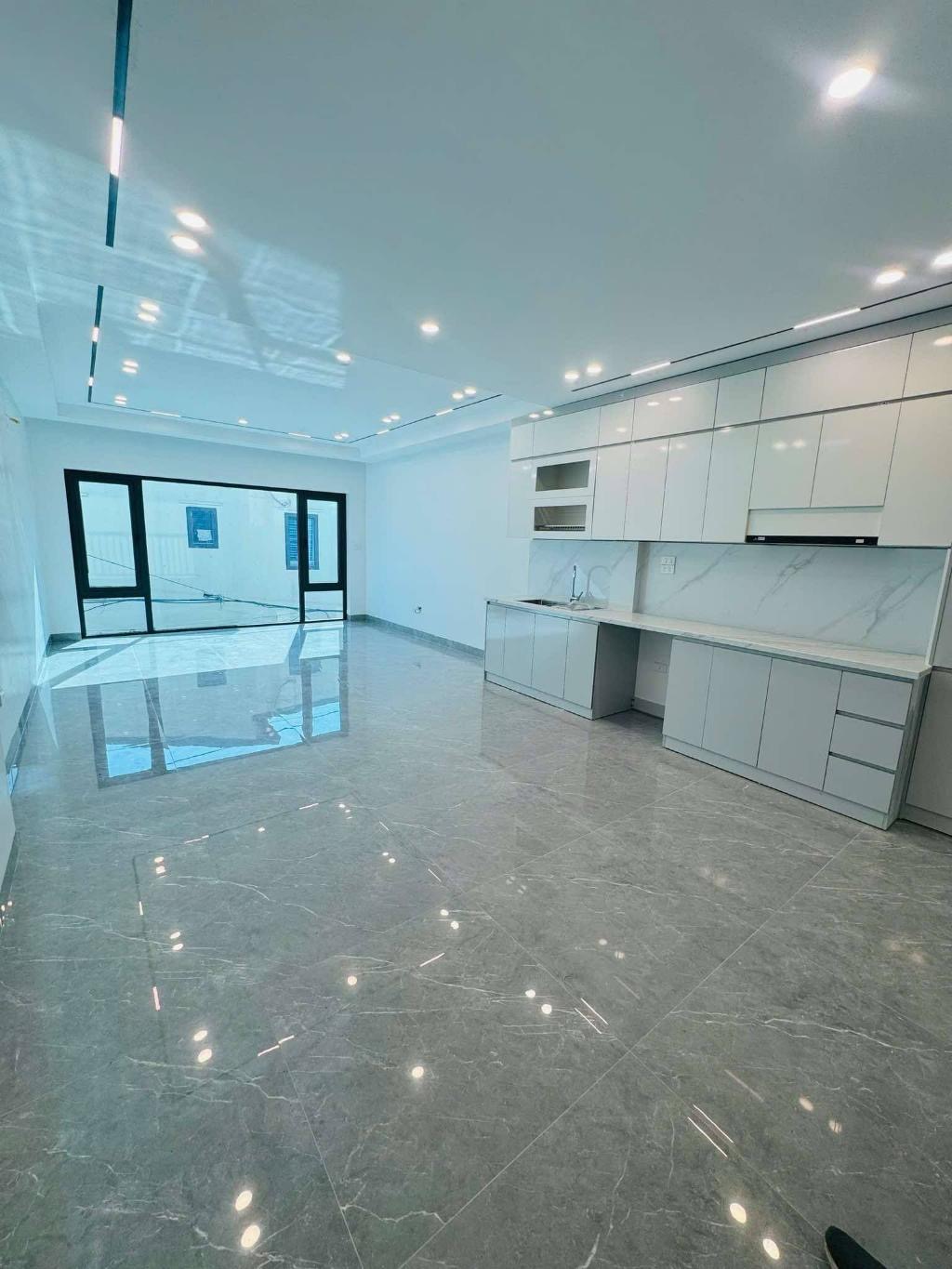 Bán Nhà Ngọc Thuỵ Bồ Đề Long Biên THANG MÁY - GARA OTO - MẶT ĐƯỜNG 4.5m 50m2 6t 12,8tỷ có TL