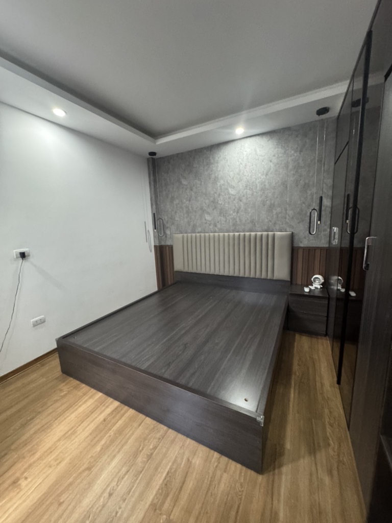 Bán nhà Nguyễn Khang,Cầu Giấy,35m2,5 tầng,4 phòng,mặt tiền 5m