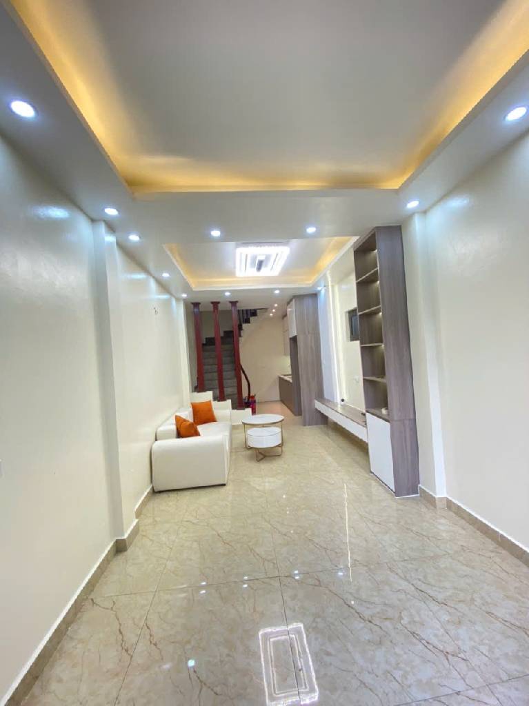 Nhà đẹp Phố Đông Thiên 30m². Oto đỗ cửa; 20m ra phố. Tiện ích xung quanh. Giá 7,45 tỷ