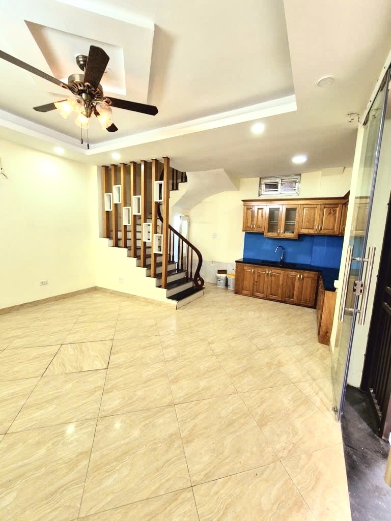 Bán nhà phố Đông Thiên ngõ thông kinh doanh nhỏ. 35m² Giá 7,8 tỷ
