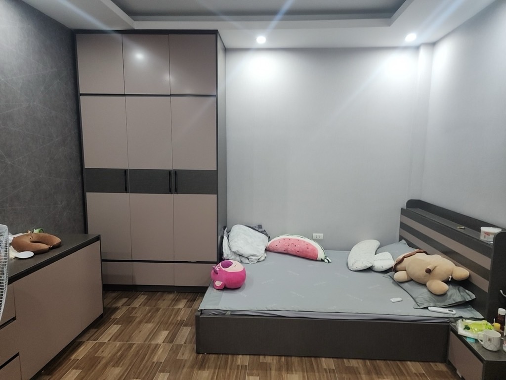 Bán gấp nhà 5 tầng Phố Vĩnh Hưng; Oto qua cổng 30m² Giá 7,3 tỷ