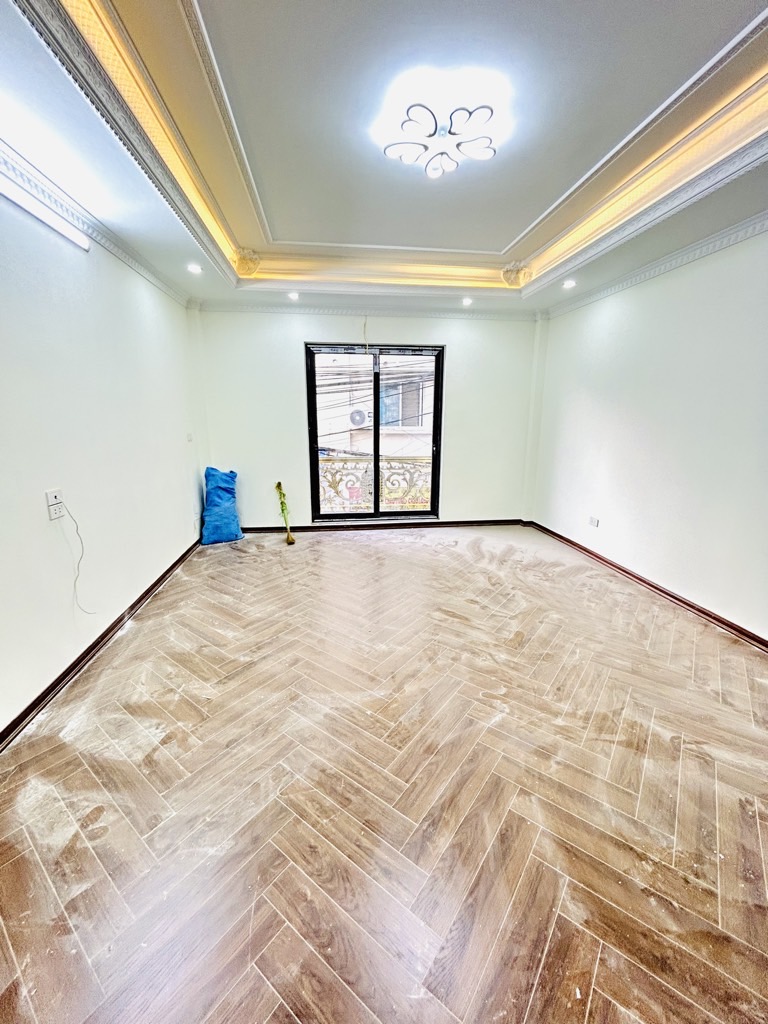 Oto đỗ cửa vào nhà khu vực Vĩnh Hưng - Hoàng Mai