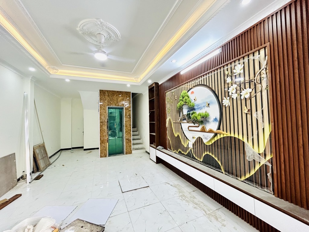Oto đỗ cửa vào nhà khu vực Vĩnh Hưng - Hoàng Mai