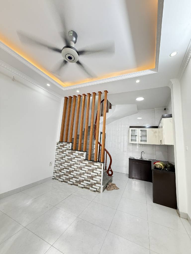 Lô góc nở hậu gần phố MT: 4m * 5 tầng (2021) giá: 7.5 tỷ (có thương lượng nhẹ) Phường Vĩnh Hưng