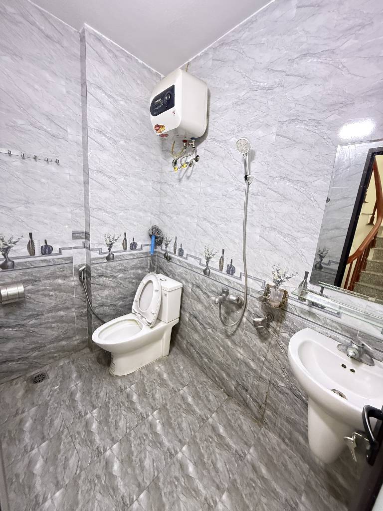 Lô góc nở hậu gần phố MT: 4m * 5 tầng (2021) giá: 7.5 tỷ (có thương lượng nhẹ) Phường Vĩnh Hưng