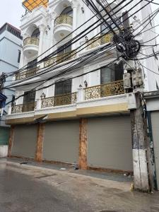 Oto đỗ cửa vào nhà khu vực Vĩnh Hưng - Hoàng Mai