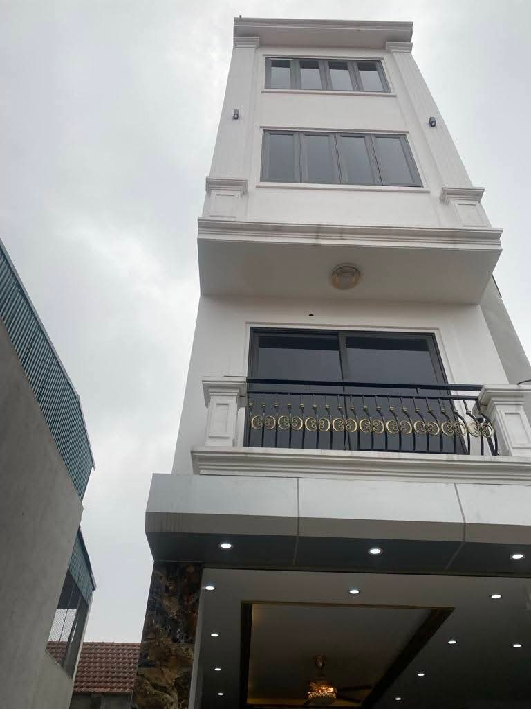 Ô TÔ 15M - NHÀ ĐẸP - FULL NỘI THẤT