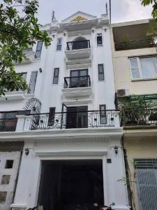 Gần khu vực sân bóng Minh Khai - Bắc Từ Liêm bán gấp nhà DT 55m MT 5m giá chỉ 8 Tỷ