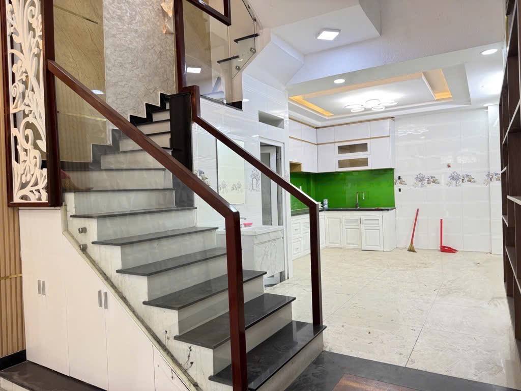 NHÀ 4 TẦNG 4X13M SỔ VUÔNG ĐẸP, HẺM XE HƠI, KHU PHÂN LÔ DÂN TRÍ AN NINH, QUANG TRUNG PHƯỜNG 8 GÒ VẤP.