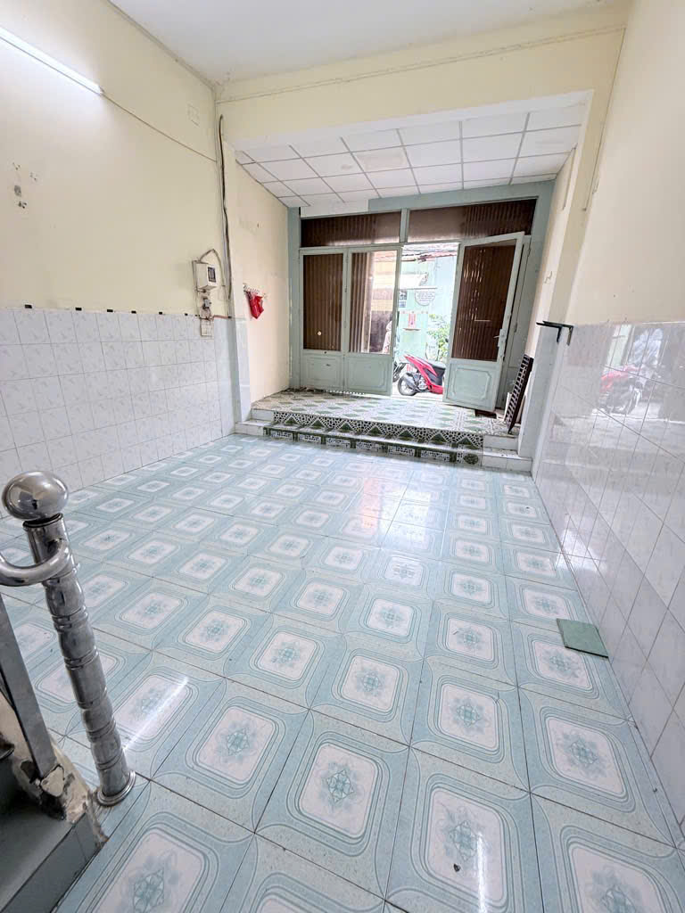 Bán Gấp nhà sát MT Tân Hoá - quận 6 - 49m2 - giá nhỉnh 4,6 tỷ.