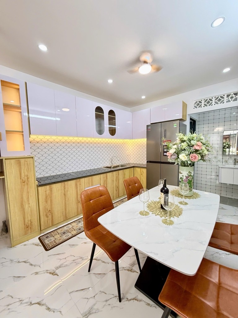 SIÊU PHẨM TÂN BÌNH - HXH ĐỔ CỬA - 32 M2 - 2 TẦNG - NHÀ MỚI TINH - TẶNG FULL NỘI THẤT -  SỔ VUÔNG A4