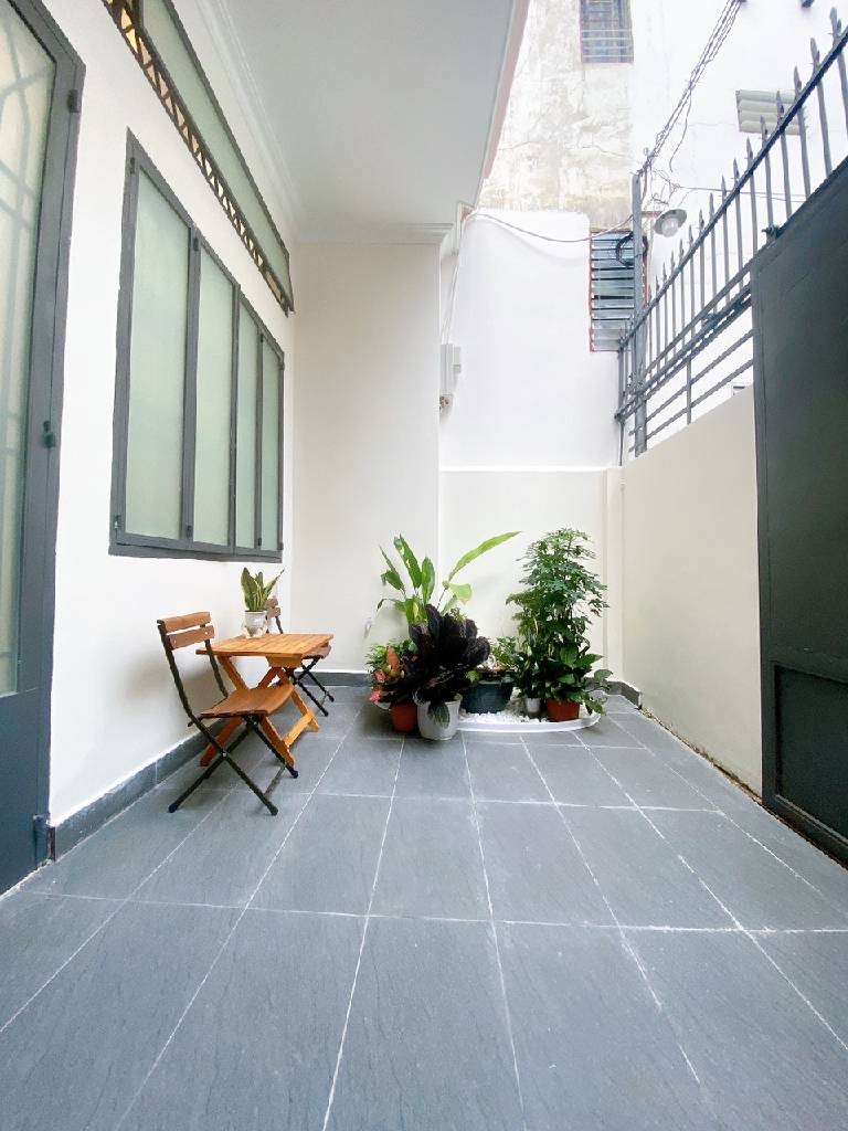 Bán Nhà Phạm Văn Bạch - Diện tích lớn : 60m2 - chỉ 5.25 TỶ