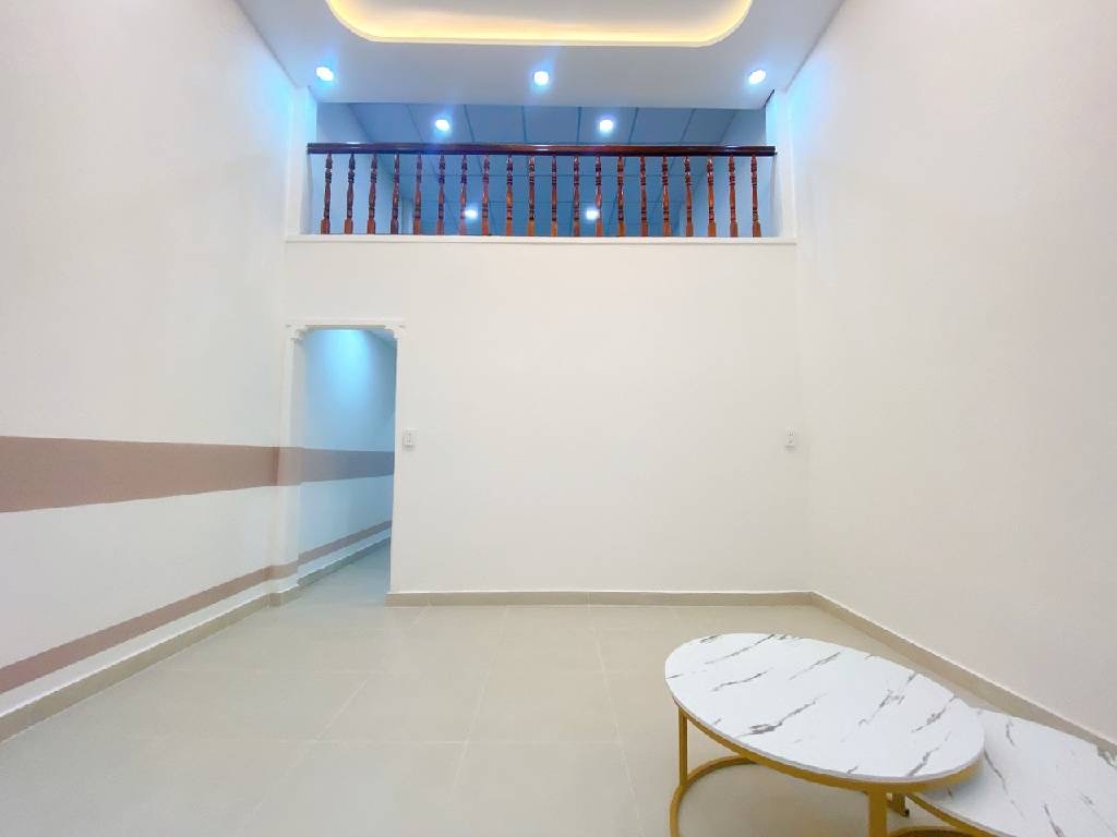 Bán Nhà Phạm Văn Bạch - Diện tích lớn : 60m2 - chỉ 5.25 TỶ