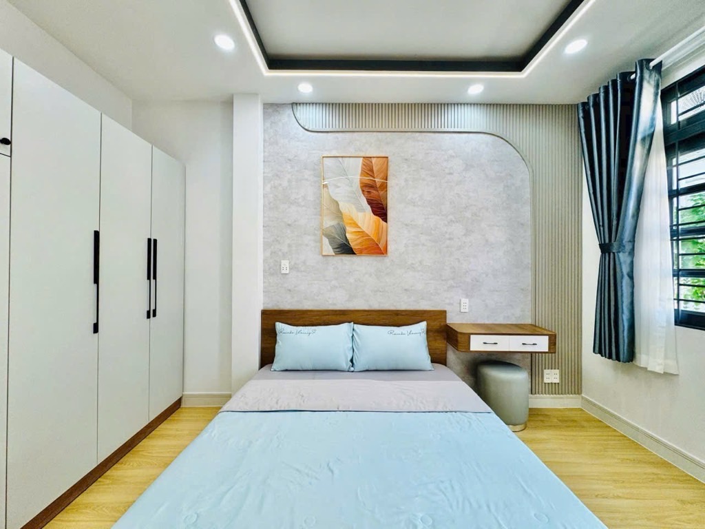 Nhà mới xây HXH 30m2 Thích Quãng Đức-5 tầng- SHR- chỉ 8.2 Tỷ