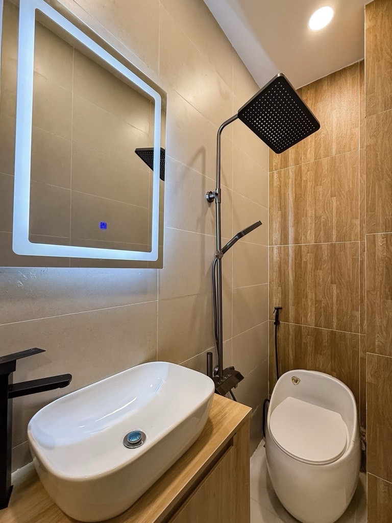 Nhà mới xây Cách mạng Tháng tám. Quận 3 - DTSD 66m2 - 3PN- Sổ sẵn chỉ 4,x tỷ