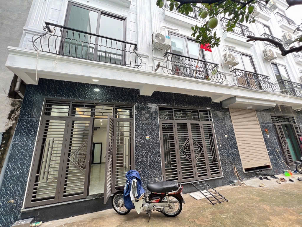 BÁN NHÀ Hữu HƯNG-Nam Từ Liêm;30mx5T-GIÁ;6,75TỶ