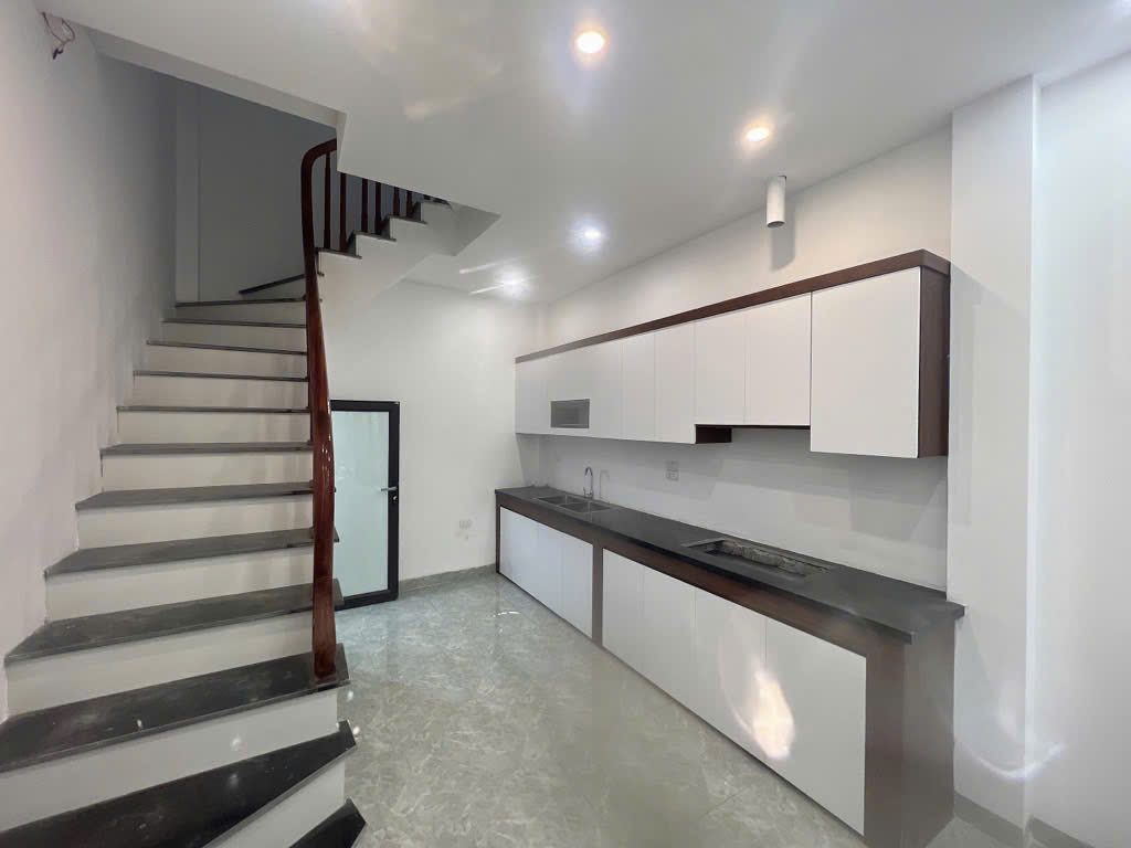 BÁN NHÀ Hữu HƯNG-Nam Từ Liêm;30mx5T-GIÁ;6,75TỶ