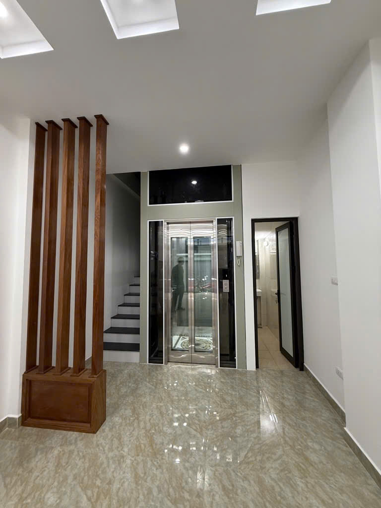 BÁN PHỐ VĨNH HƯNG 35M2- MẶT TIỀN 3M3- Ô TÔ ĐỖ CỬA -THANG MÁY XỊN XÒ GIÁ NHỈNH 12 TỶ XXX