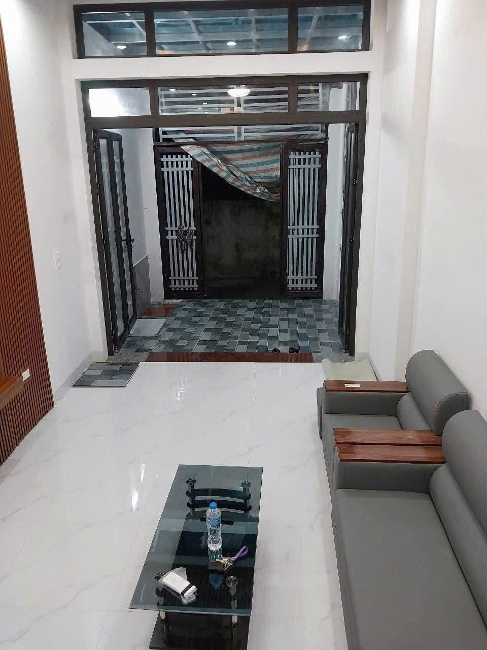 NHÀ TUYỆT ĐẸP-GẦN TRỤC CHÍNH -Ở SƯỚNG TẠI ĐÔNG MỸ- THANH TRÌ -HN