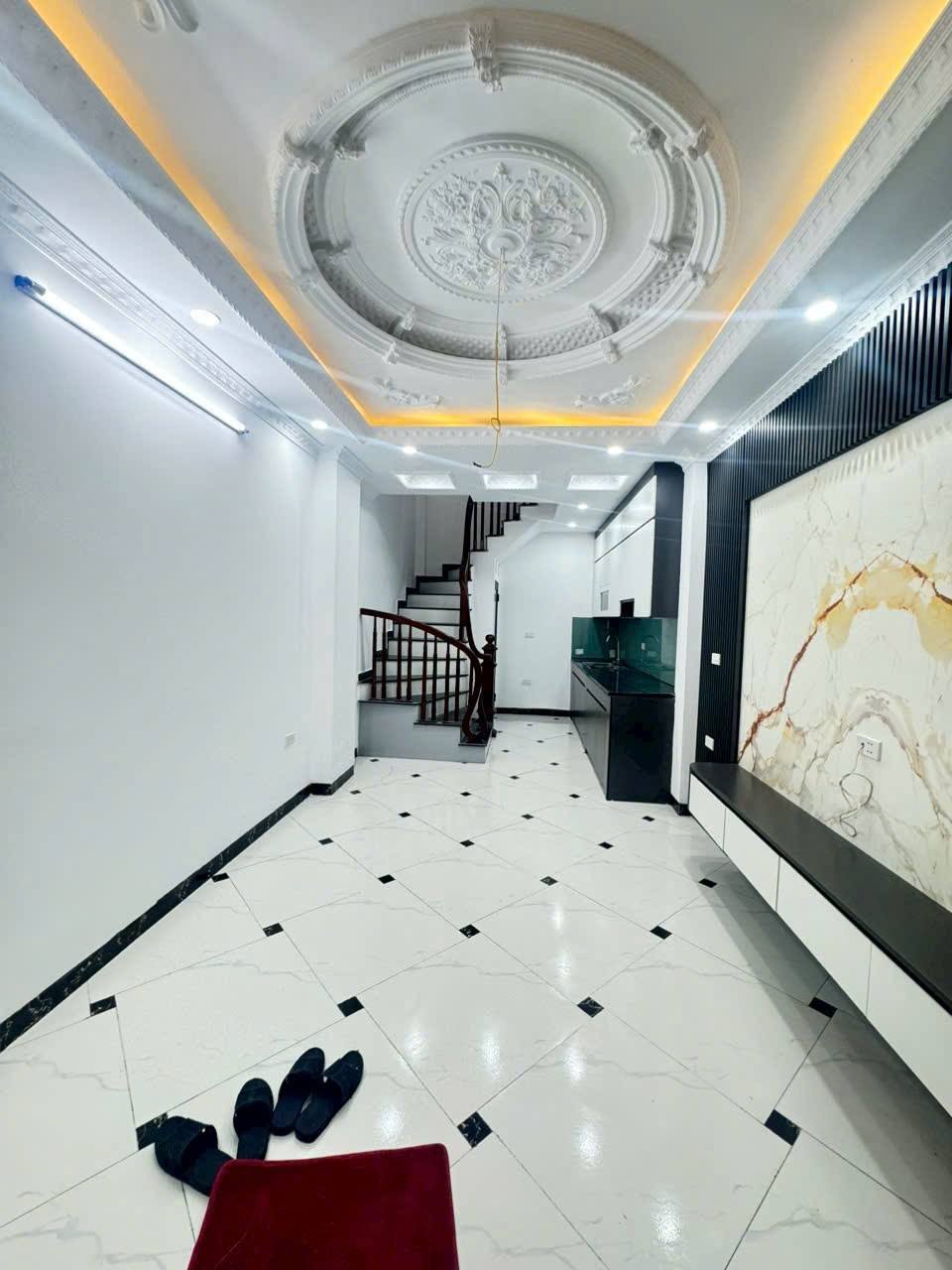 BÁN NHÀ 5 TẦNG 42 MÉT Ở LUÔN TRƯỚC TẾT TẠI QUỲNH ĐÔ -THANH TRÌ GIÁ 4 TỶ 6