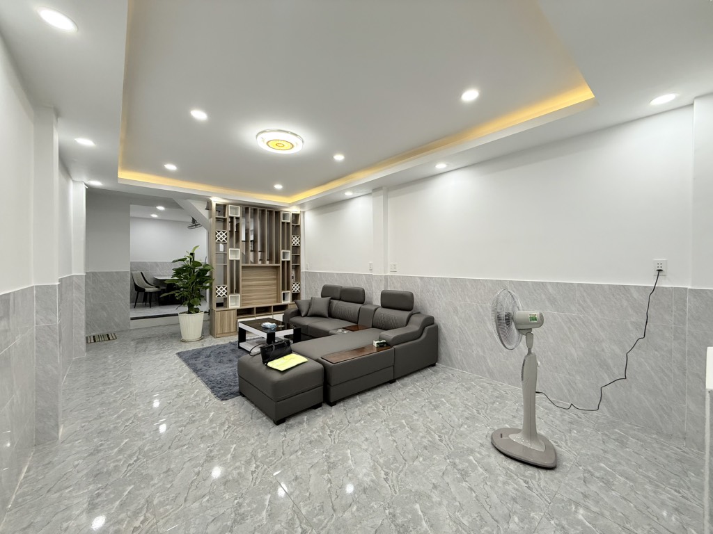 SIÊU PHẨM NHÀ MỚI GẦN PHẠM VĂN ĐỒNG - 4.4 tỷ - CHỦ CẦN BÁN GẤP