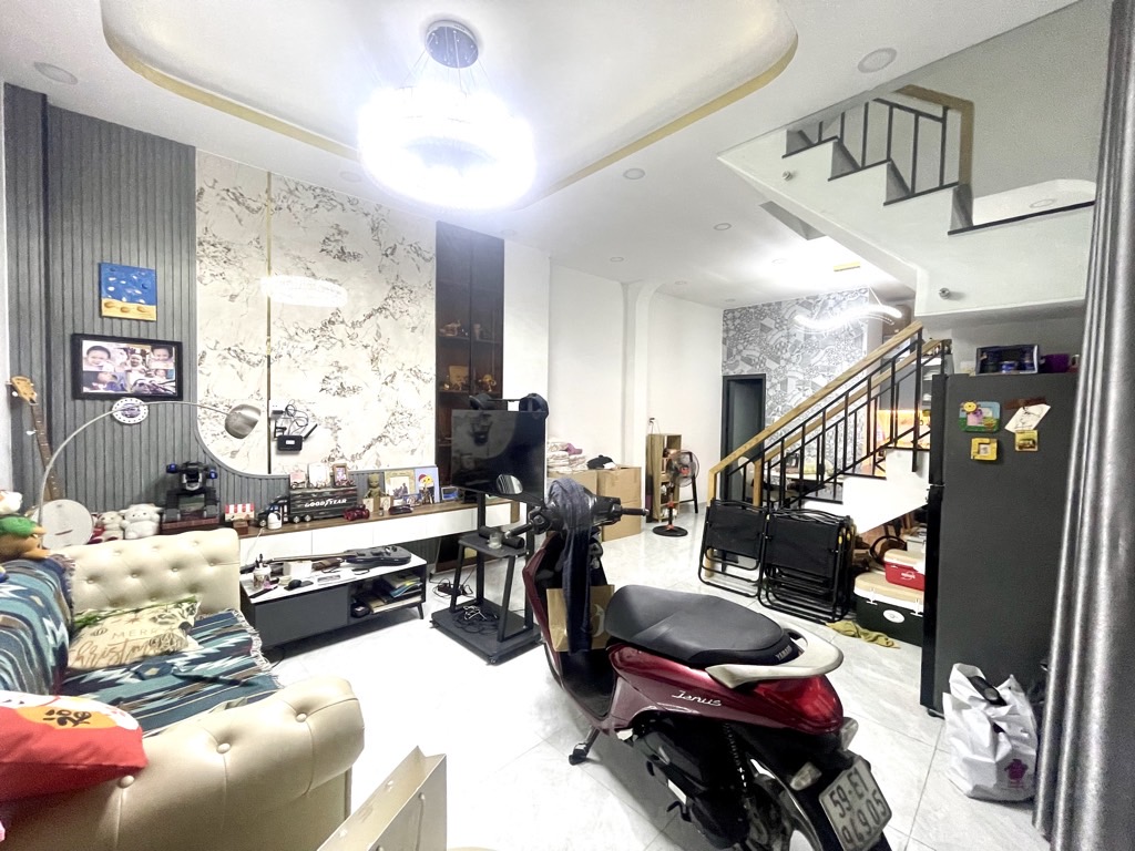 NHÀ RIÊNG 4 TẦNG 38M2 HOÀNG HOA THÁM - NHỈNH 6 TỶ