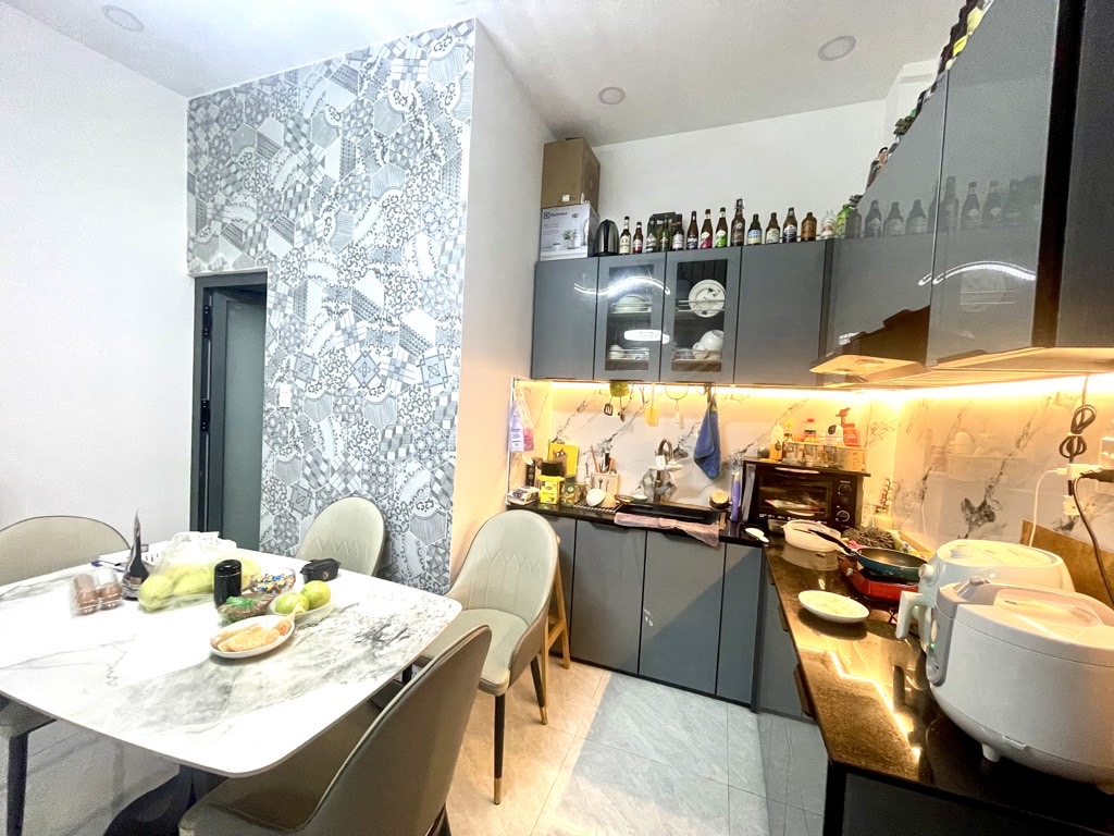 NHÀ RIÊNG 4 TẦNG 38M2 HOÀNG HOA THÁM - NHỈNH 6 TỶ