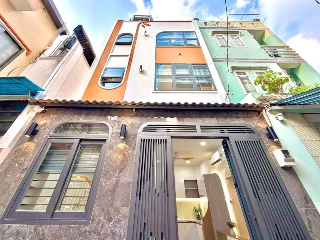 Nhà đẹp đón tết 4 tầng SD 100m2 - Ngay khu VIP Bình Thạnh- Nhỉnh 5 tỷ