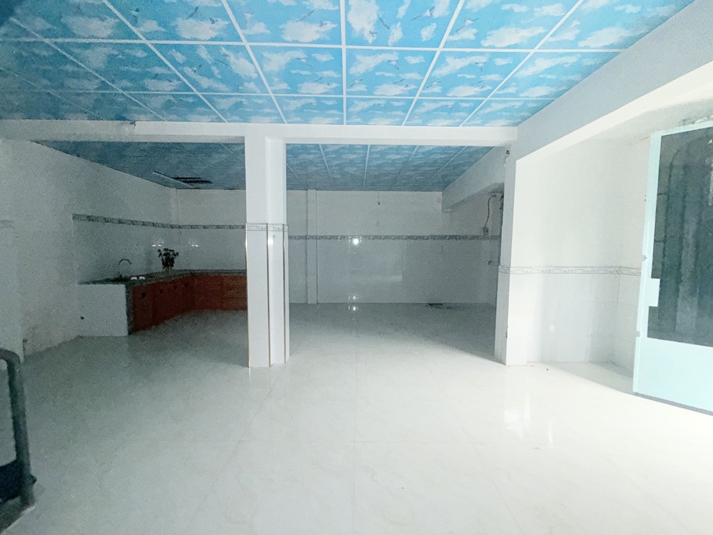 NHÀ NƠ TRANG LONG - XE HƠI NGỦ TRONG NHÀ - NGANG 7M - 54M - VUÔNG NỞ HẬU NHẸ - 2 TẦNG