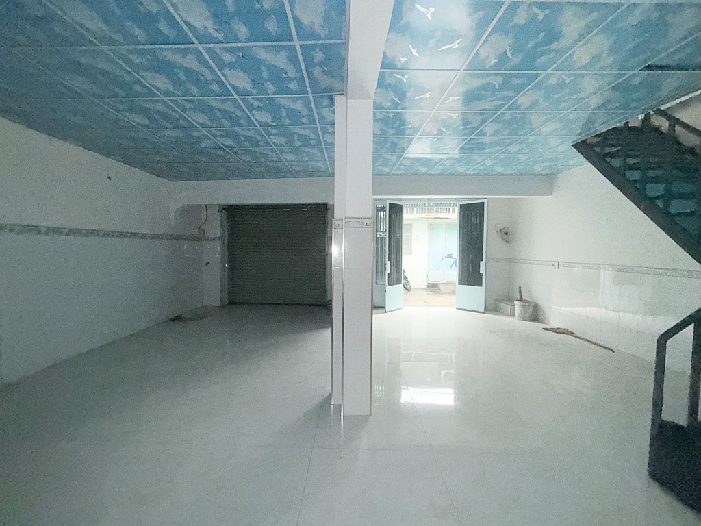 NHÀ NƠ TRANG LONG - XE HƠI NGỦ TRONG NHÀ - NGANG 7M - 54M - VUÔNG NỞ HẬU NHẸ - 2 TẦNG