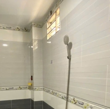 Bán nhà cấp 4, cạnh chợ Phước Bình, sổ vuông vức, 86m2, 4.4 tỉ