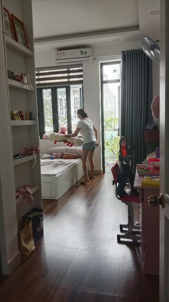 NHÀ MỚI ĐẸP, CHỦ BÁN GẤP VỀ VINHOME Ở