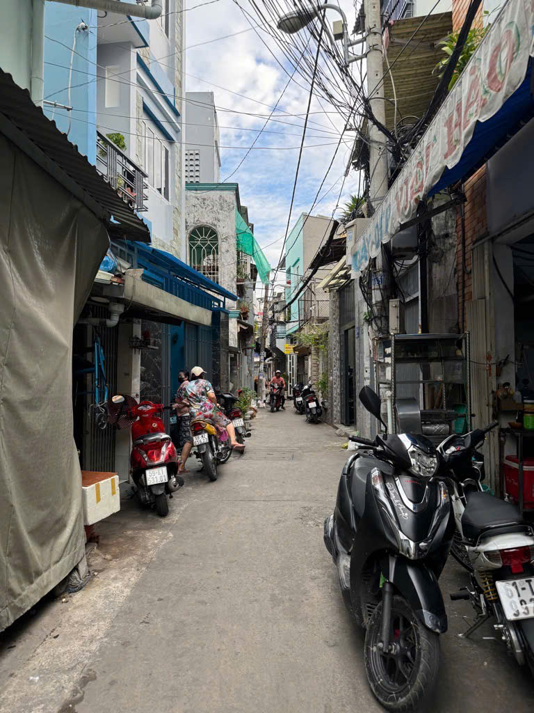 BÁN GẤP- MUA ĐẤT TẶNG NHÀ 3 TẦNG