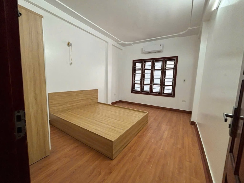 NHÀ 2 THOÁNG TRƯỚC SAU - TRUNG TÂM CẦU GIẤY - GẦN NHIỀU TRƯỜNG ĐẠI HỌC