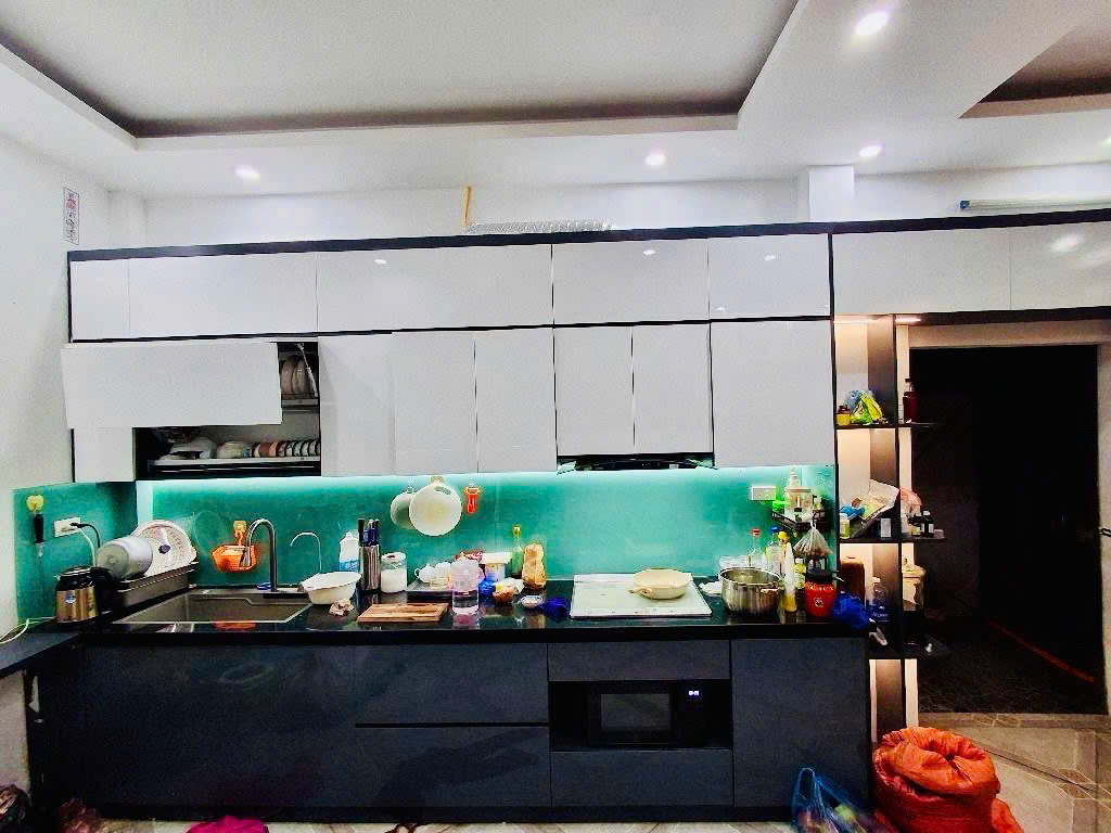 Nhà đẹp Kim Giang 5 tầng lô góc 9 Tỷ gần ngã tư sở
