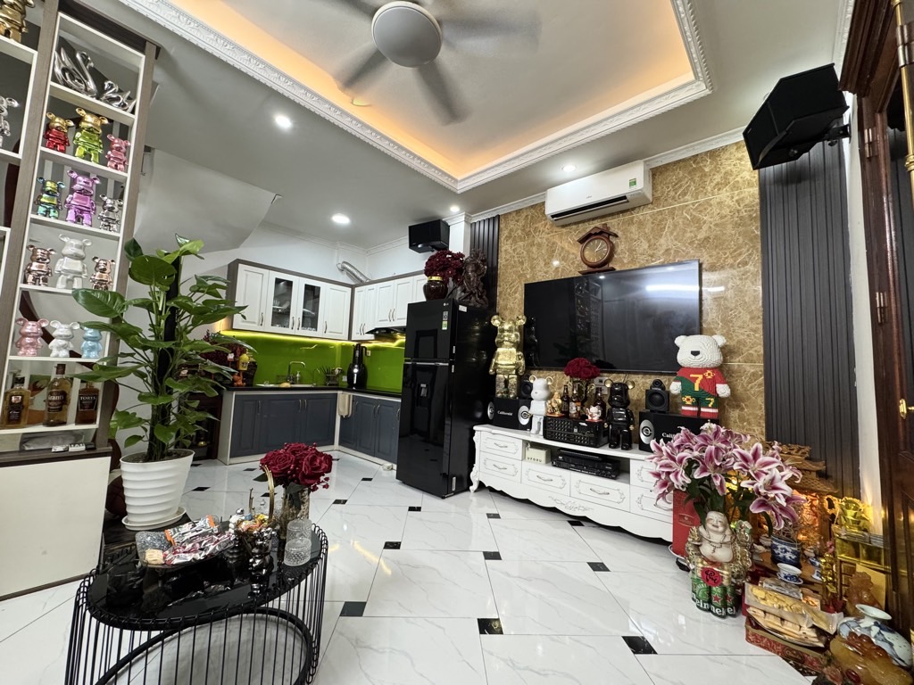 Nhà rất đẹp Định Công Thượng gần ô tô hơn 7 tỷ