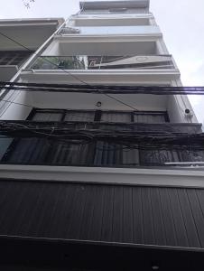 Nhà mới cứng 7 tầng ngay Giải Phóng 10 tỷ