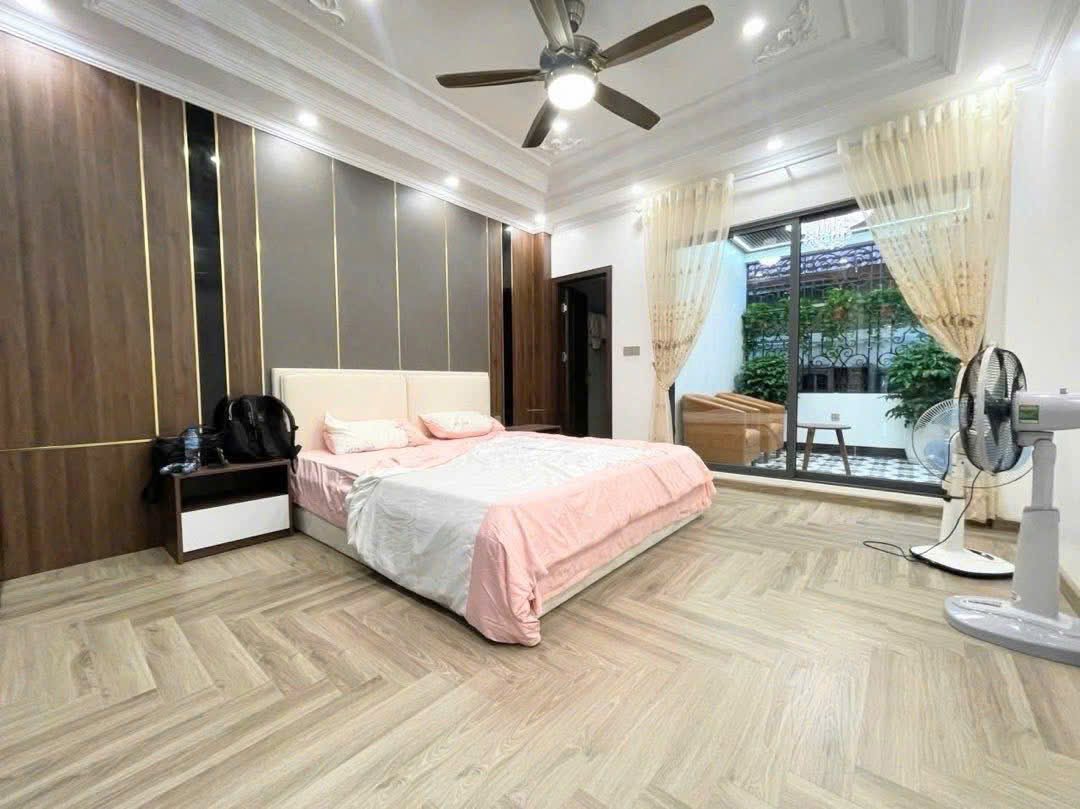 NHÀ 5 TẦNG THÁI THỊNH, ĐỐNG ĐA ĐI BỘ 5 PHÚT RA RẠP CHIẾU PHIM QUỐC GIA